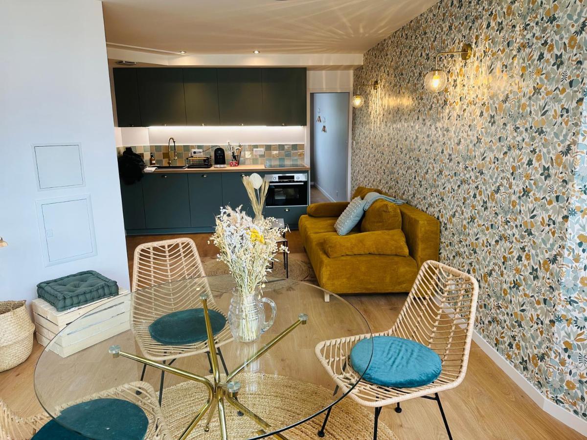 Apartment & 